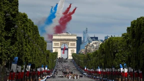 Paris in Blau-Weiß-Rot