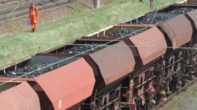 Kohle- und Öl-Züge bekommen Vorrang vor Personenverkehr