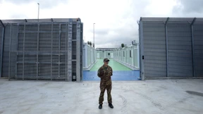 Rom zieht Personal aus Lagern in Albanien ab