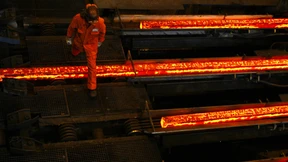 Die Erzriesen zeigen Zähne 