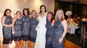 Sechsmal das gleiche Kleid bei einer Hochzeit