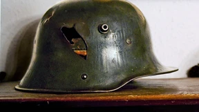 Ein Stahlhelm macht noch keinen Nazi
