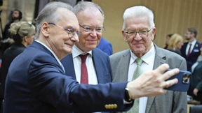 Nur noch schnell Landesvater werden