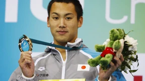 Schwimmer klaut einem Fotografen die Kamera