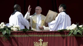 Franziskus verurteilt Terror und „geldgierige Ausbeutung“ 