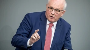 Kauder: Der Soli muss ganz weg