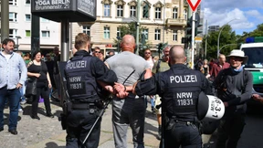Polizei löst Berliner Corona-Demo auf