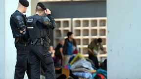 Polizei nimmt Flüchtlinge fest