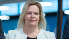 Faesers doppelbödiger Amtsbonus