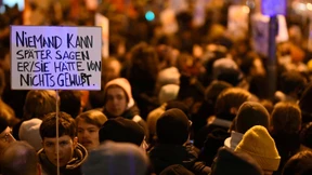 Proteste und Neuwahl-Forderungen