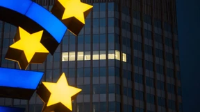 Euro zu Franken und Dollar am 20-Jahres-Tief