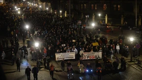 Aus diesem Schoß kann etwas kriechen