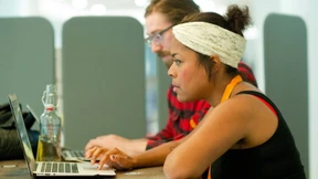 Computerfreaks im Ausland werben? Gar nicht so leicht!