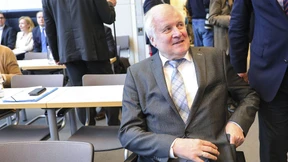 Seehofer für Zurückweisungen an der deutschen Grenze
