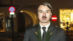 Hitler-Imitator in Braunau festgenommen