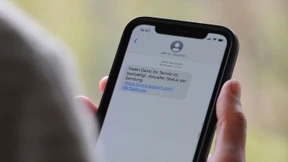 Paket-SMS: Die neue Online-Abzocke in der Vorweihnachtszeit