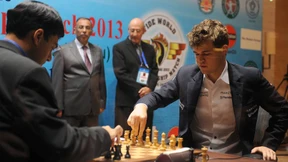 Carlsen feiert ersten Sieg im WM-Duell mit Anand