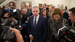 Feldmann überraschend deutlich vorne