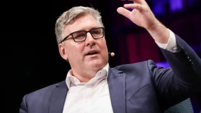 Die Aktentasche reist mit bei der Eintracht