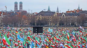 Der große Auftritt des Schah-Sohns