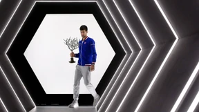 Souverän auf dem glitzernden Thron