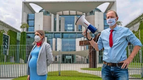 Mit Londoner Hilfe auf neun Prozent