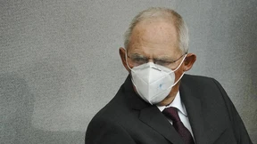 Koalition setzt Wahlrechtsreform durch – Schäuble enthält sich