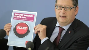 Rückkehr zu G9, Flughafendialog und 40-Stunden-Woche 