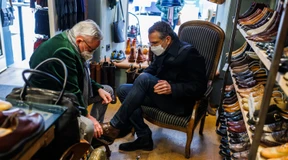 Bürger sollen freiwillig weiterhin Maske tragen