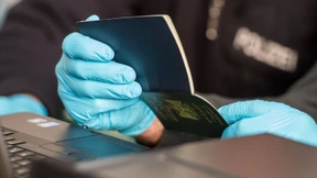 Bamf stellt bei Passfälschungen offenbar keine Anzeige