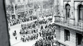 Als Hitler auf den Opernplatz kam