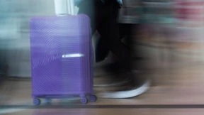 Neuseeländerin packt Zweijährige in Koffer