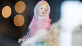 Goethe im Halbprofil und die Skyline