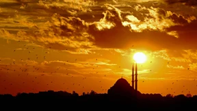 Niemand traut dem anderen noch über den Weg