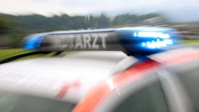 Jugendliche retten Senioren aus Fluss