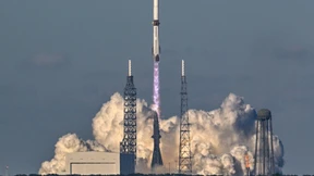 Superrakete „New Glenn“ landet erfolgreich ihre Unterstufe