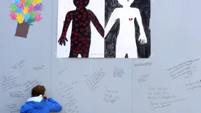 Weiße Rosen zum Abschied