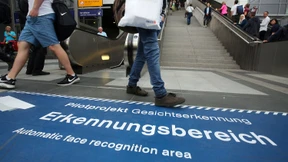 Gesichtserkennung unter Beobachtung 