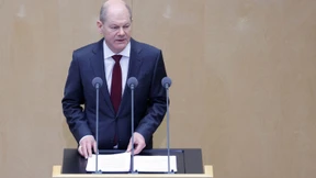 Scholz stellt ersten Öffnungsschritt in Aussicht