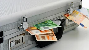 Bargeld, Banken und Betrüger