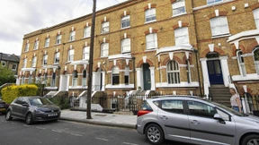 Blinder Passagier stürzt im Süden Londons aus Flugzeug