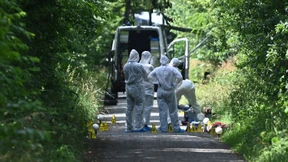 Frau und Kleinkind tot an Waldweg aufgefunden