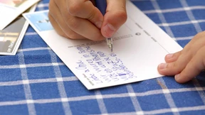 Warum wir noch lernen, mit der Hand zu schreiben