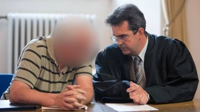 „Knöllchen-Horst“ unterliegt Dolly Buster