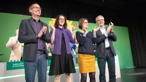 Negative Corona-Tests bei Ministern Al-Wazir und Klose