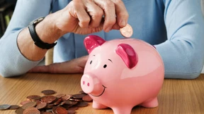 Deutsche sparen so viel wie zuletzt 2008