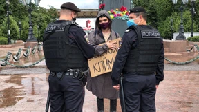 Wer kritisiert, wird ausgebürgert