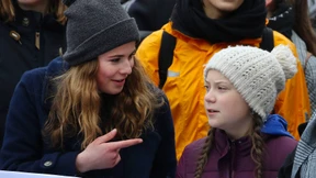 Applaus für Greta, Buhrufe für Merkel