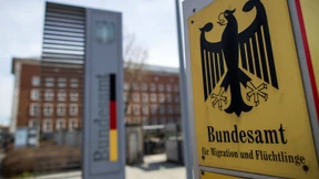 Bamf bestellt Zehntausende Flüchtlinge zur Befragung ein