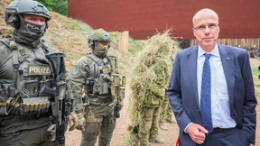 Land testet Hand-Scanner an Polizeirechnern